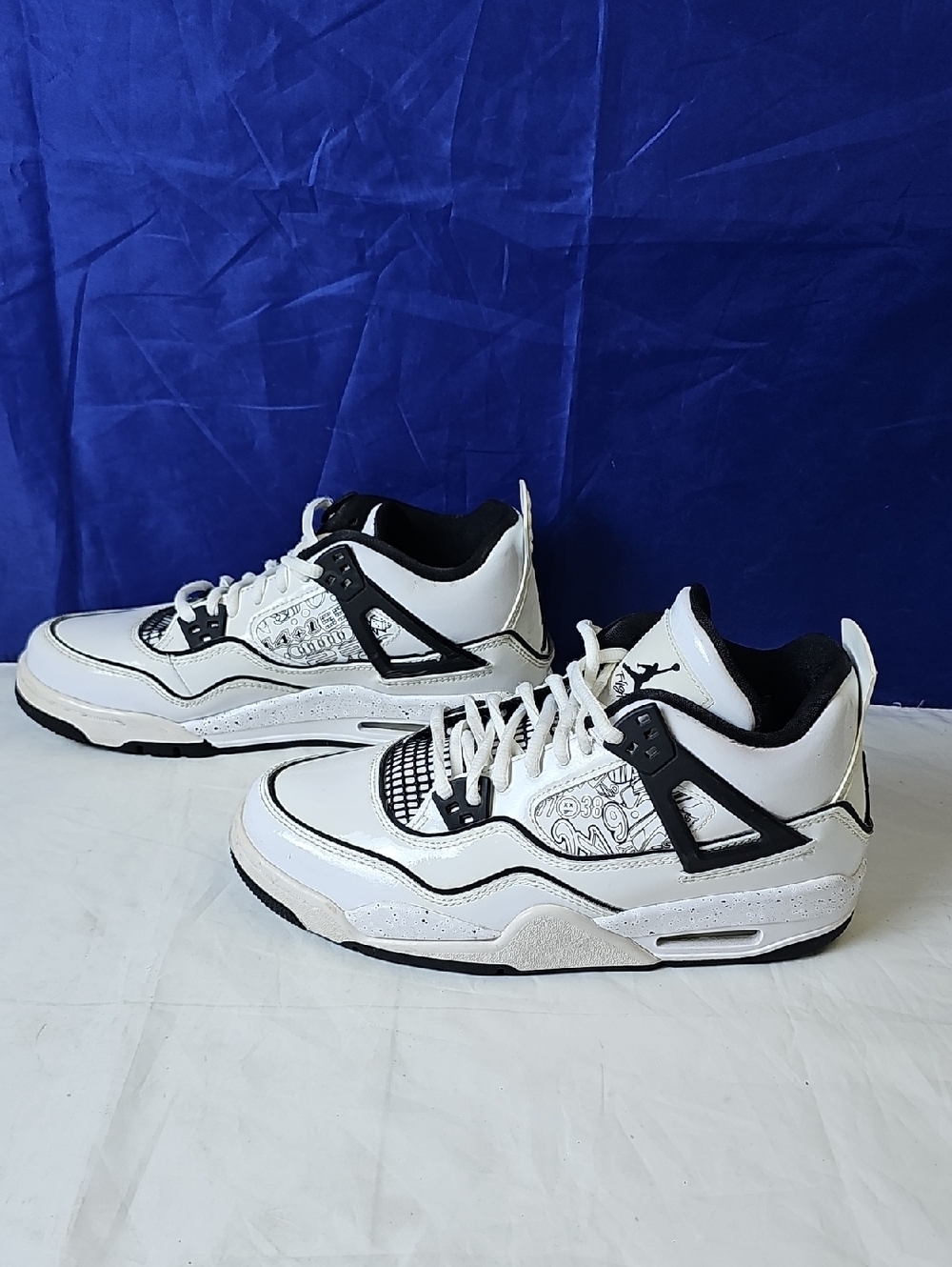 White and Black Low-Top Sneakers Kid's Jordan 4 Retro SE Size 6.5